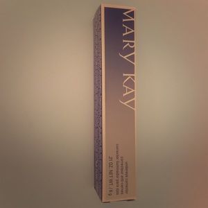 NIB MK UNDER EYE CORRECTOR